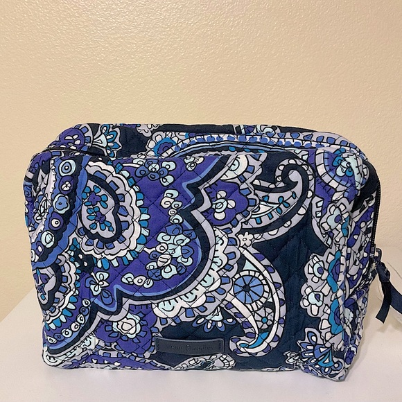 VERA BRADLEY Iconic Lg Cosmetic Case Deep Night Paisley Navy - Picture 3 of 8
